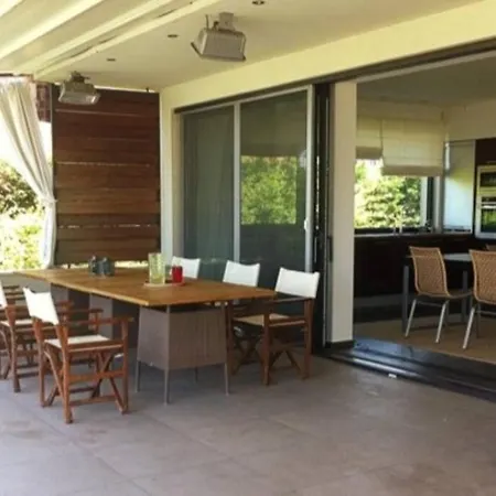 Luxury Lakefront With Private Pier & Jacuzzi Villa Balatonoszod