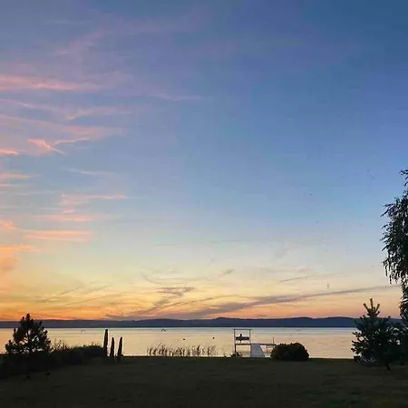 Villa Luxury Lakefront With Private Pier & Jacuzzi Balatonoszod