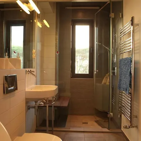 Luxury Lakefront With Private Pier & Jacuzzi Villa Balatonoszod