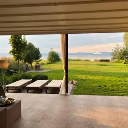Villa Luxury Lakefront With Private Pier & Jacuzzi *
