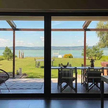 Villa Luxury Lakefront With Private Pier & Jacuzzi *