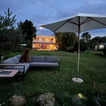 Luxury Lakefront With Private Pier & Jacuzzi Villa Balatonoszod