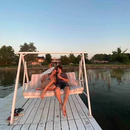 Luxury Lakefront With Private Pier & Jacuzzi